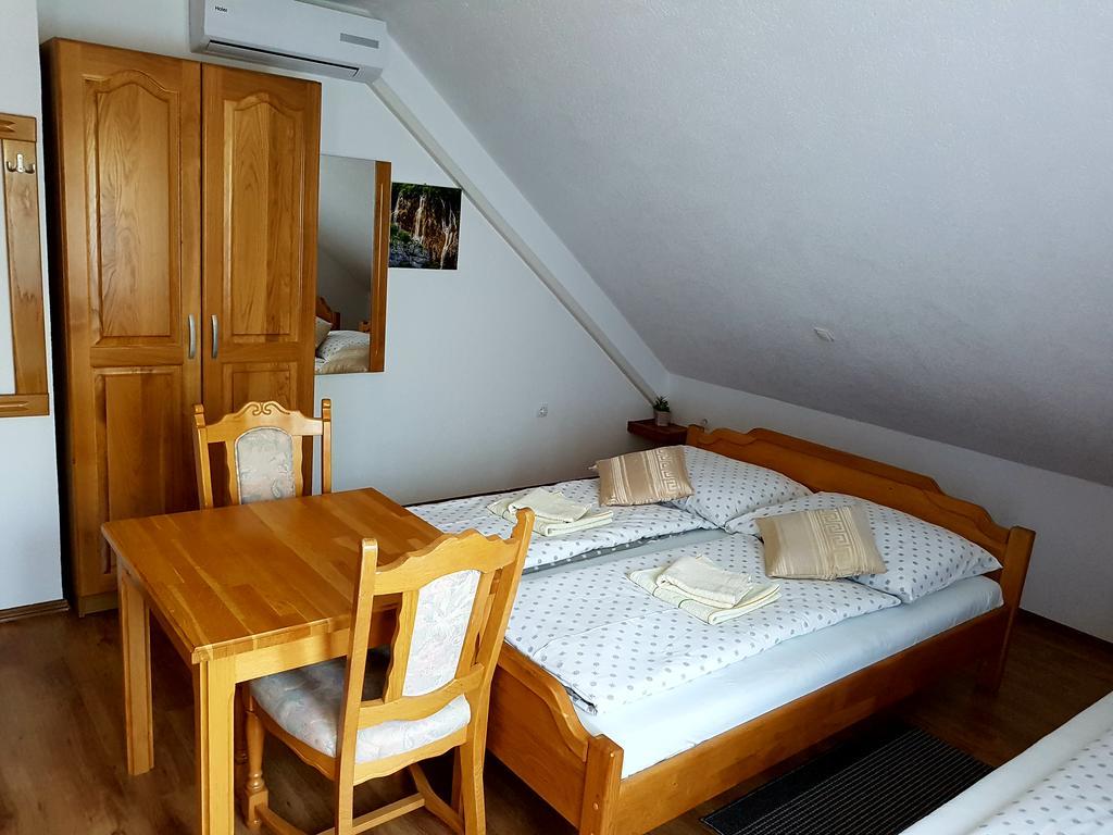 Bed and Breakfast House Ana Plitvička Jezera Exterior foto